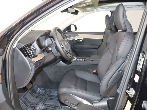 Used 2025 Volvo XC90 B6 Plus AWD/4WD image 12