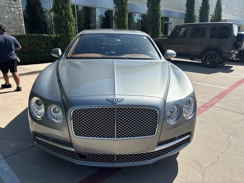 Used 2017 Bentley Flying Spur W12 AWD/4WD image 2
