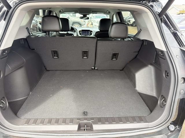 Used 2024 GMC Terrain SLT w/ Elevation Edition FWD image 10