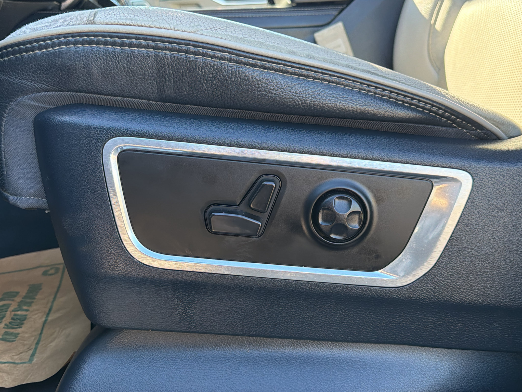 Used 2023 RAM 1500 Limited AWD/4WD image 15