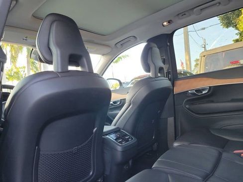 Used 2022 Volvo XC90 T6 Momentum w/ Protection Package Premier image 12