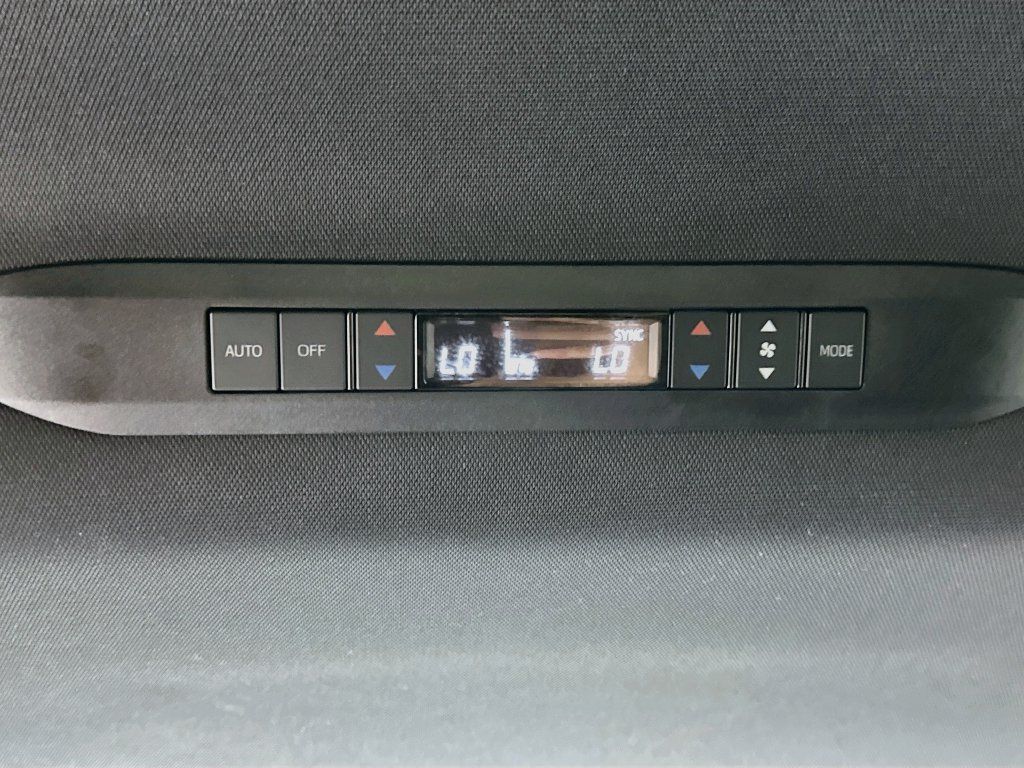 Used 2026 Toyota Sienna XSE FWD image 26