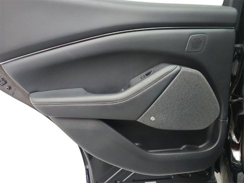 Used 2021 Ford Mustang Mach-E Premium image 27