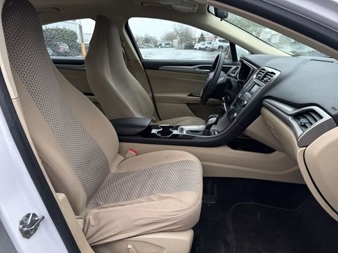Used 2015 Ford Fusion SE image 10