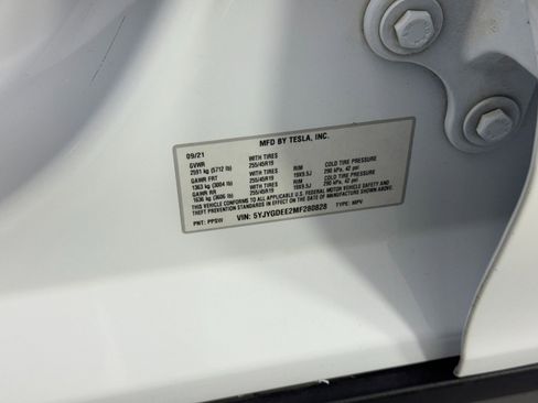 Used 2021 Tesla Model Y Long Range image 46