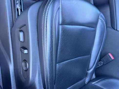 Used 2021 GMC Yukon SLE image 6