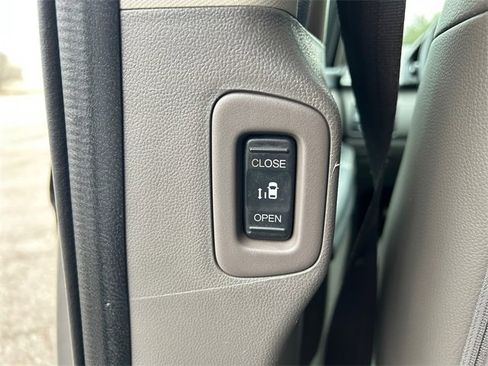 Used 2015 Honda Odyssey EX-L image 33