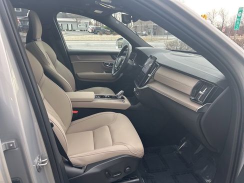 Used 2025 Volvo XC90 B5 Plus image 15