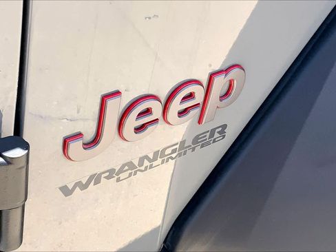 Used 2018 Jeep Wrangler Unlimited Rubicon AWD/4WD image 31