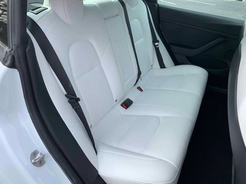 Used 2023 Tesla Model 3 Standard Range image 4