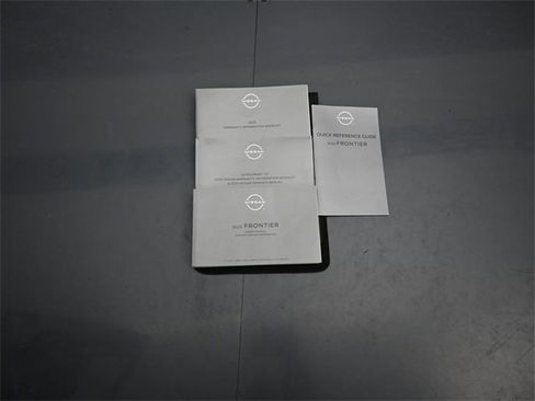 Used 2023 Nissan Frontier SV w/ Technology Package image 40