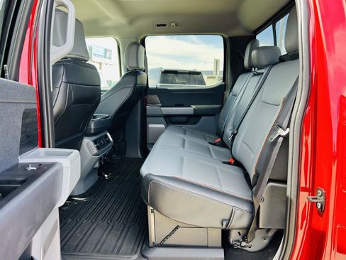 Used 2024 Ford F150 Lariat w/ FX4 Off-Road Package image 31