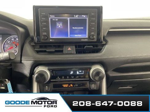 Used 2022 Toyota RAV4 LE AWD/4WD image 13