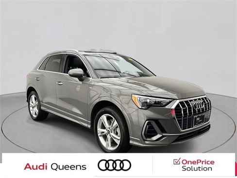 Certified 2022 Audi Q3 2.0T Premium w/ Convenience Package image 1