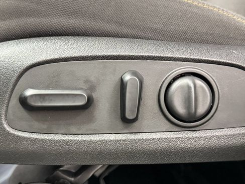 Used 2020 Chevrolet Equinox LT AWD/4WD image 25