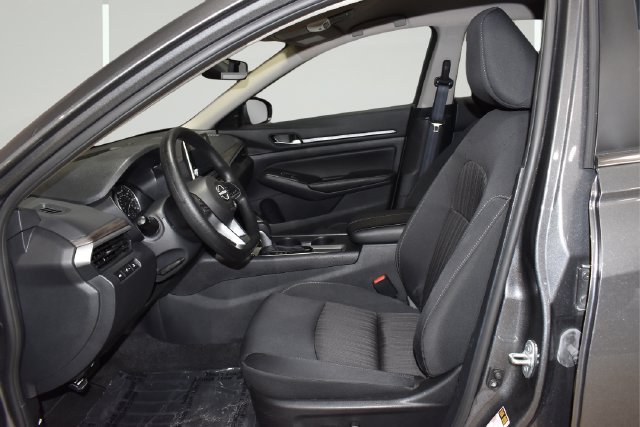 Used 2025 Nissan Altima 2.5 SV FWD image 23