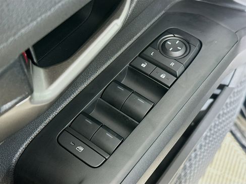 Used 2025 Toyota Tacoma TRD Off-Road image 17