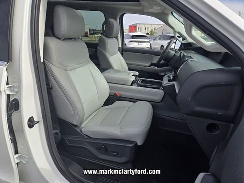 New 2026 Ford Expedition Active image 13