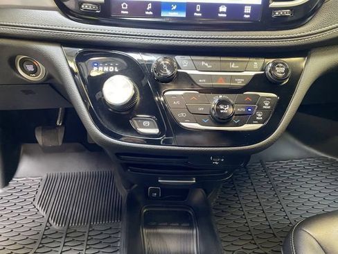 Used 2026 Chrysler Pacifica Select AWD/4WD image 46