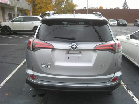 Used 2017 Toyota RAV4 LE image 4