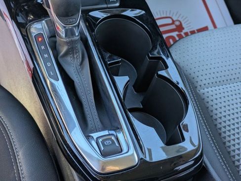 Used 2025 Chevrolet Trax LT w/ LT Convenience Package image 16