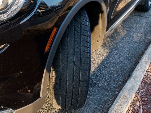 Used 2023 Lincoln Nautilus AWD w/ Premium Package image 9