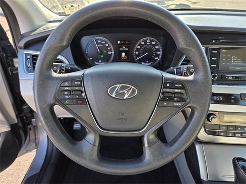 Used 2016 Hyundai Sonata SE image 16