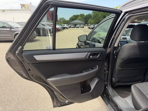 Used 2018 Subaru Outback 2.5i Premium AWD/4WD image 20