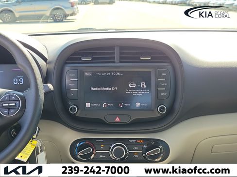 Used 2024 Kia Soul LX FWD image 17