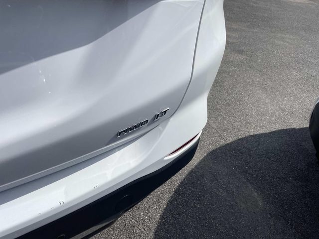 Used 2024 Chevrolet Equinox LT AWD/4WD image 8