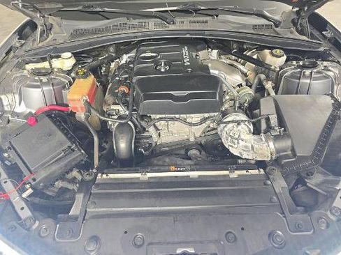 Used 2022 Chevrolet Camaro LT RWD image 9