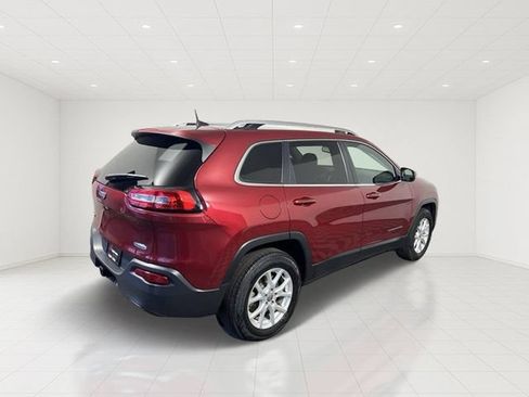 Certified 2017 Jeep Cherokee Latitude w/ Cold Weather Group AWD/4WD image 6
