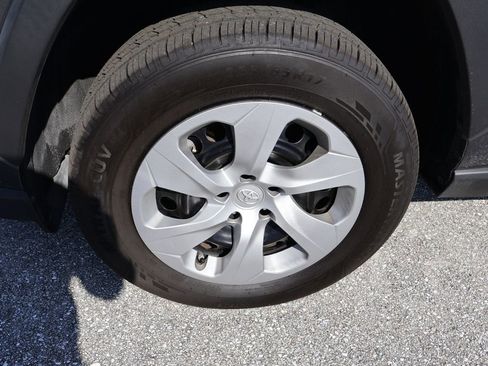 Used 2024 Toyota RAV4 LE FWD image 4