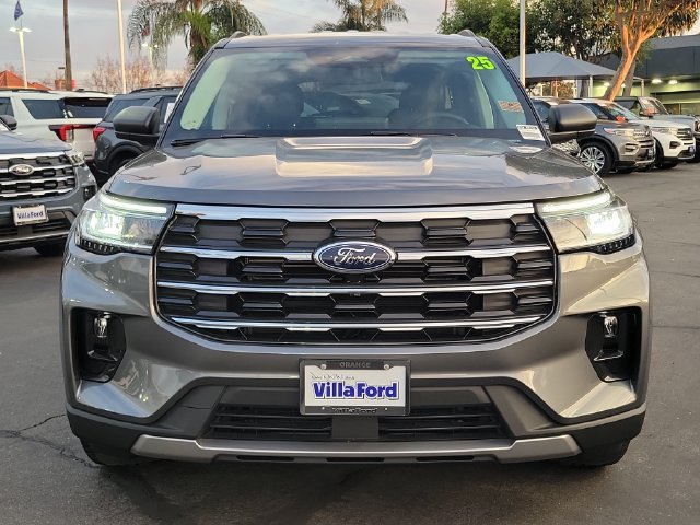 Used 2025 Ford Explorer Active w/ Active Comfort Package RWD image 25