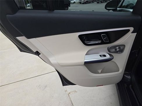 Used 2026 Mercedes-Benz GLC 300 4MATIC image 15