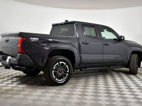 Used 2025 Toyota Tacoma TRD Sport image 4