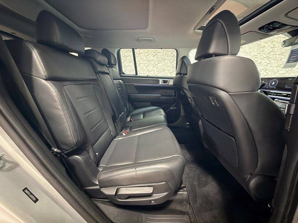 Certified 2024 Hyundai Santa Fe Limited AWD/4WD image 13