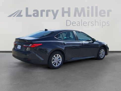 Certified 2025 Toyota Camry LE image 5