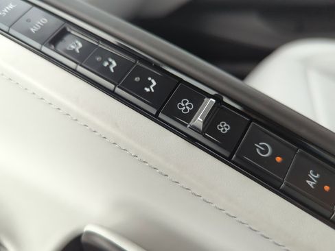 Used 2020 Chevrolet Corvette Stingray Premium Conv w/ 3LT Preferred Equipment Group image 17