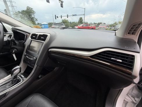 Used 2014 Ford Fusion SE w/ Equipment Group 202A FWD image 14