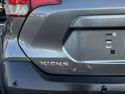 Used 2020 Nissan Kicks SR FWD image 12