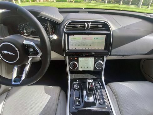Used 2020 Jaguar XE S AWD/4WD image 27