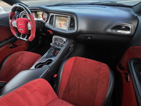 Used 2016 Dodge Challenger SRT Hellcat image 6