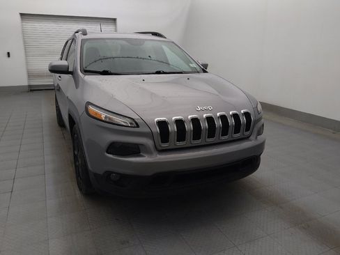 Used 2018 Jeep Cherokee Latitude Plus image 14