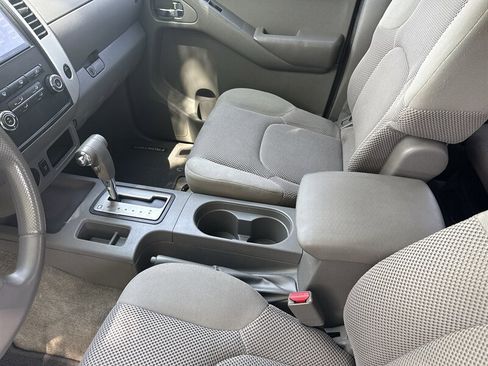 Used 2011 Nissan Frontier SV RWD image 33