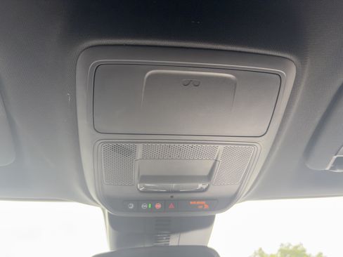Used 2025 Buick Enclave Preferred FWD image 17