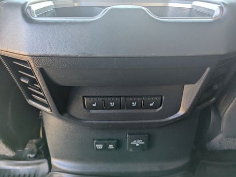 Used 2022 Toyota Tundra Platinum AWD/4WD image 27