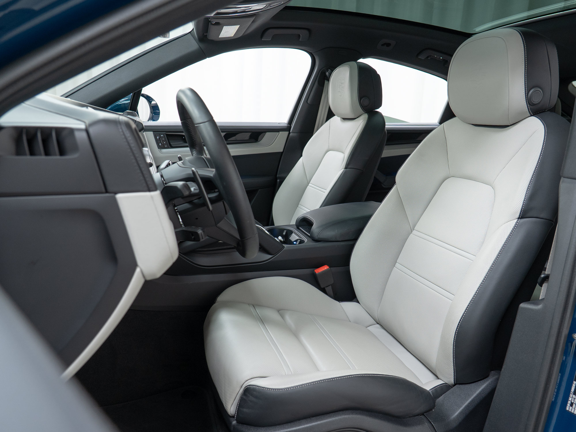 Certified 2026 Porsche Cayenne Coupe AWD/4WD image 18