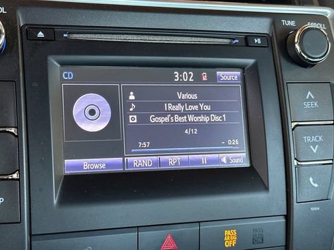 Used 2016 Toyota Camry SE FWD image 17