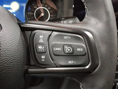 Used 2025 Jeep Wrangler Unlimited Sport AWD/4WD image 16